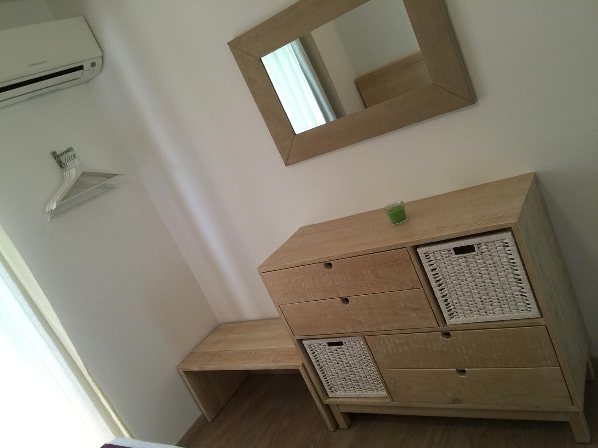 Apartamentos Delfin Es Calo  Exteriör bild