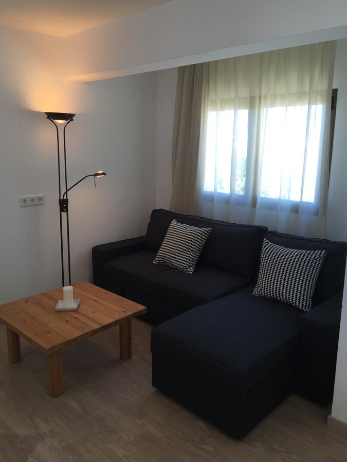 Apartamentos Delfin Es Calo  Exteriör bild