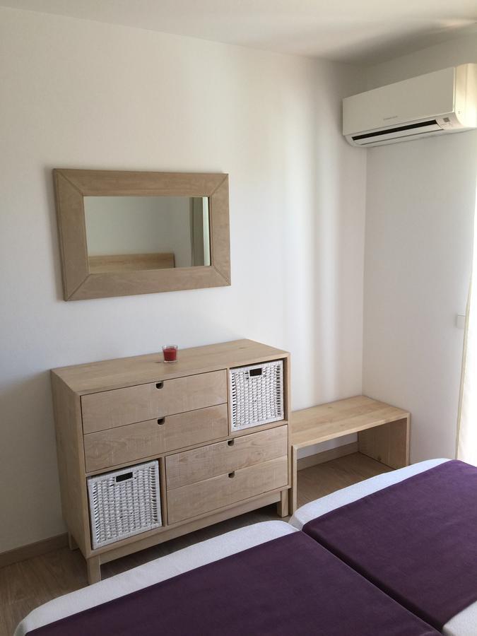 Apartamentos Delfin Es Calo  Exteriör bild