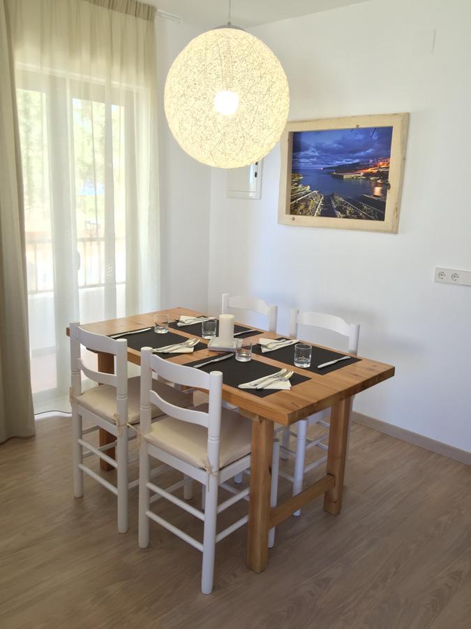 Apartamentos Delfin Es Calo  Exteriör bild